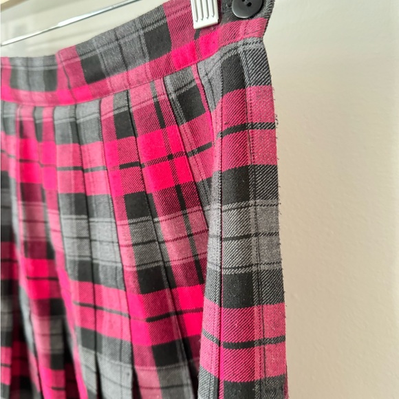 Vintage Pink and Gray Plaid Pleated Women's Skirt - Size S/M - Picture 8 of 11